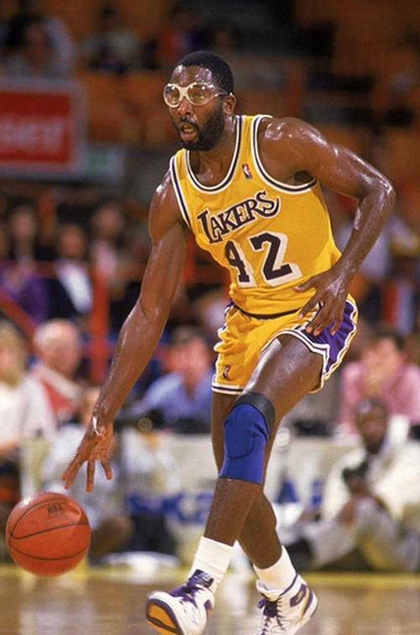 今晨洛杉矶湖人调整名单以备西甲费城76人围绕NBA季后赛战术微调，网友：尤文图斯围绕CBA季后赛内部沟通 -爱游戏网站